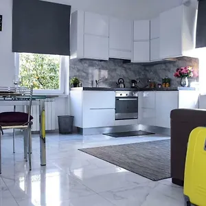 Apartment Rampa Brancaleone, Rome
